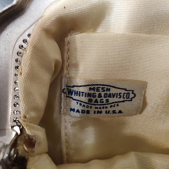1930's Vintage silver mesh Whiting and Davis Co clutch - Picture 6 of 10